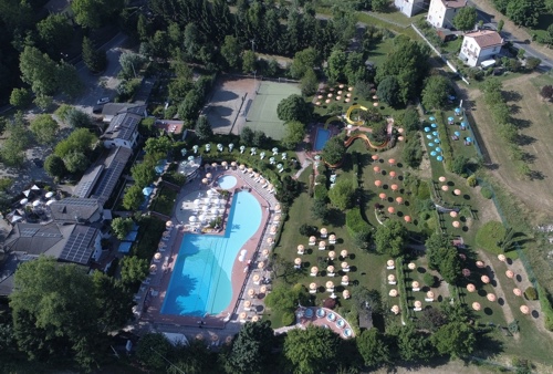 Cuenca Club - Cuenca Club presso Piscina di Montombraro Anno di fondazione 1969, gestione famigliare, parco piscina con due acquascivoli, vasche idromassaggi, baby park (area giochi per bambini), impianti sportivi (campo calcetto e tre campi da beach volley – beach tennis) musica sott’acqua, ping pong, snack bar, pizzeria/stuzzicheria, serate di intrattenimento anche per bambini Pro Loco Zocchese prolocozocca.it 