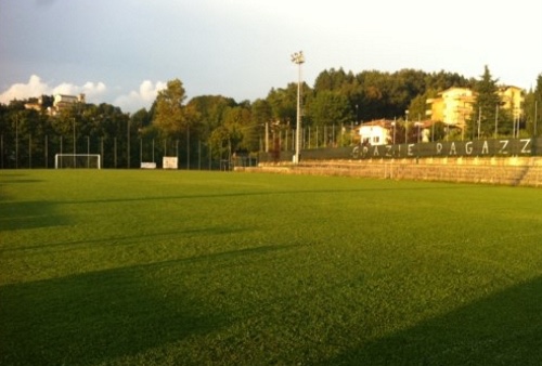 Campo Sportivo Monteombraro - È situato in via Manzoni, nella frazione di Monteombraro, a 5 km da Zocca centro, è la sede degli incontri casalinghi della U.S. Montombraro, che milita in 1a Categoria, e della F.C. Zocca, che milita in 2a Categoria. Pro Loco Zocchese prolocozocca.it 